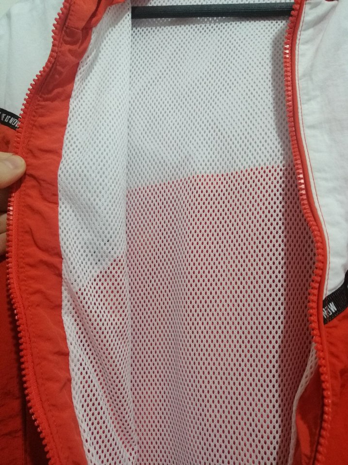 Kırmızı Beyaz Kapüşonlu Kadın Yağmurluk - Görsel 5