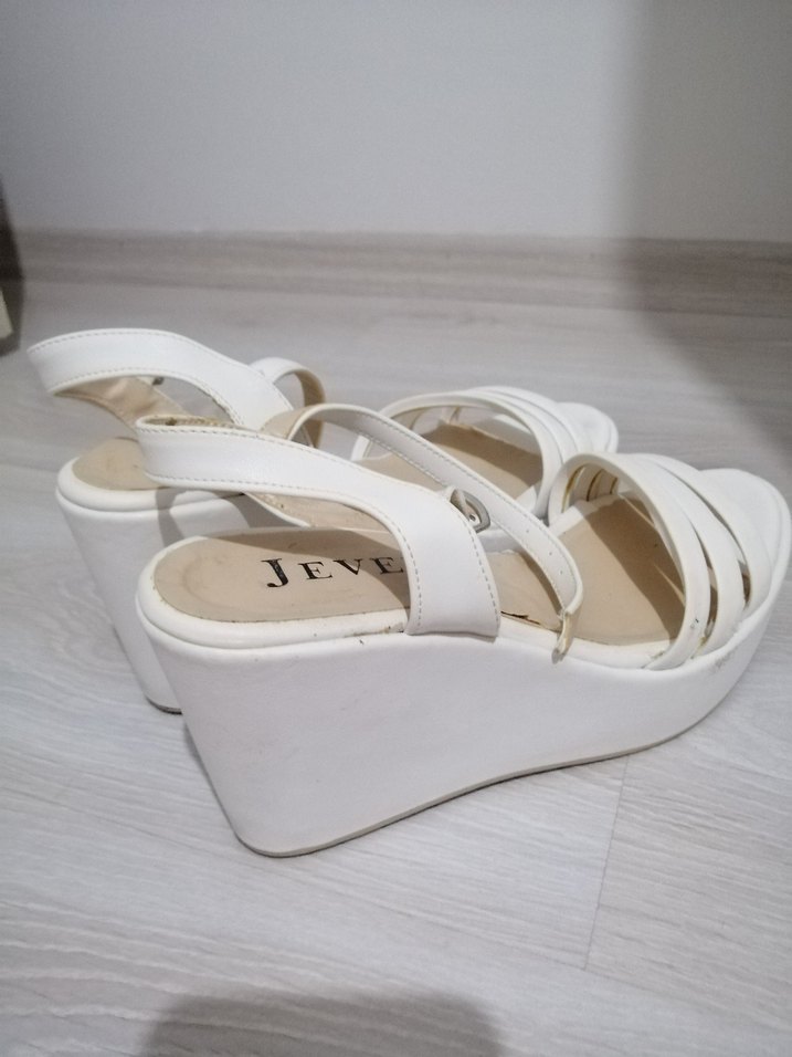 Beyaz Kadın Dolgu Topuklu Sandalet - Görsel 3