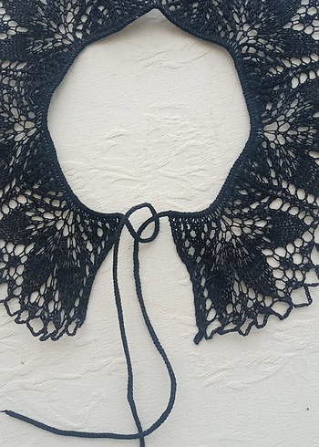 Dantel İşlemeli Gotik Siyah Midi Yaka - Görsel 3