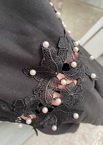 İnci İşlemeli Siyah Midi Elbise - Görsel 3