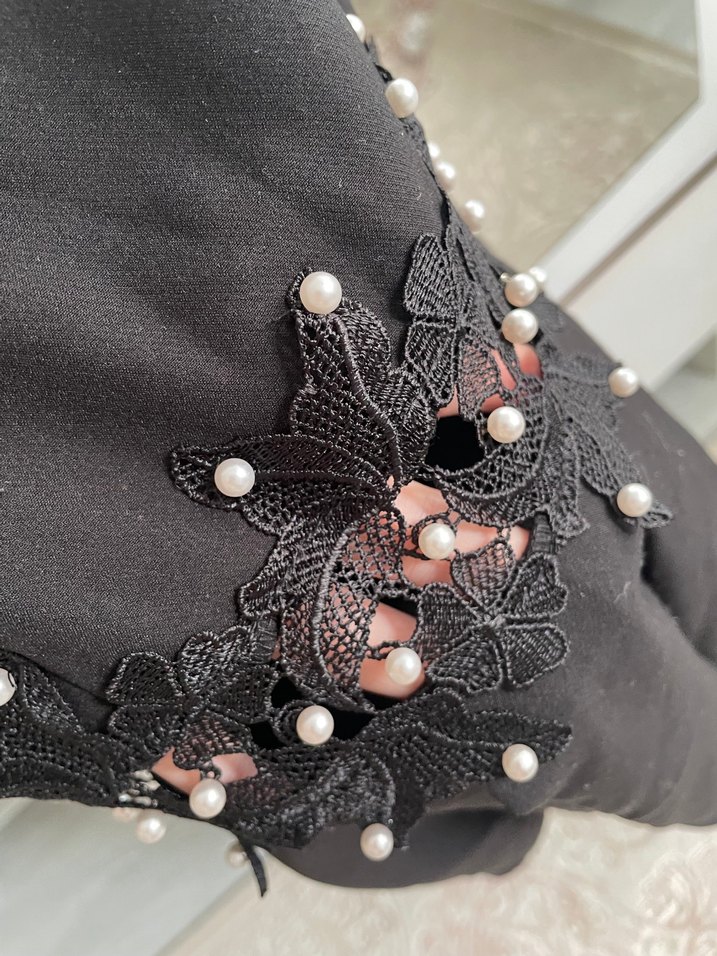 İnci İşlemeli Siyah Midi Elbise - Görsel 3