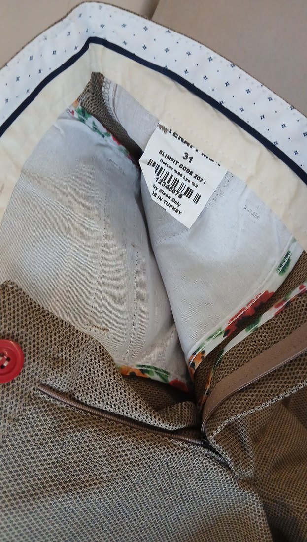 Bej Kemerli Erkek Keten Pantolon etiketli ,yüzde 98 pamuklu . - Görsel 4