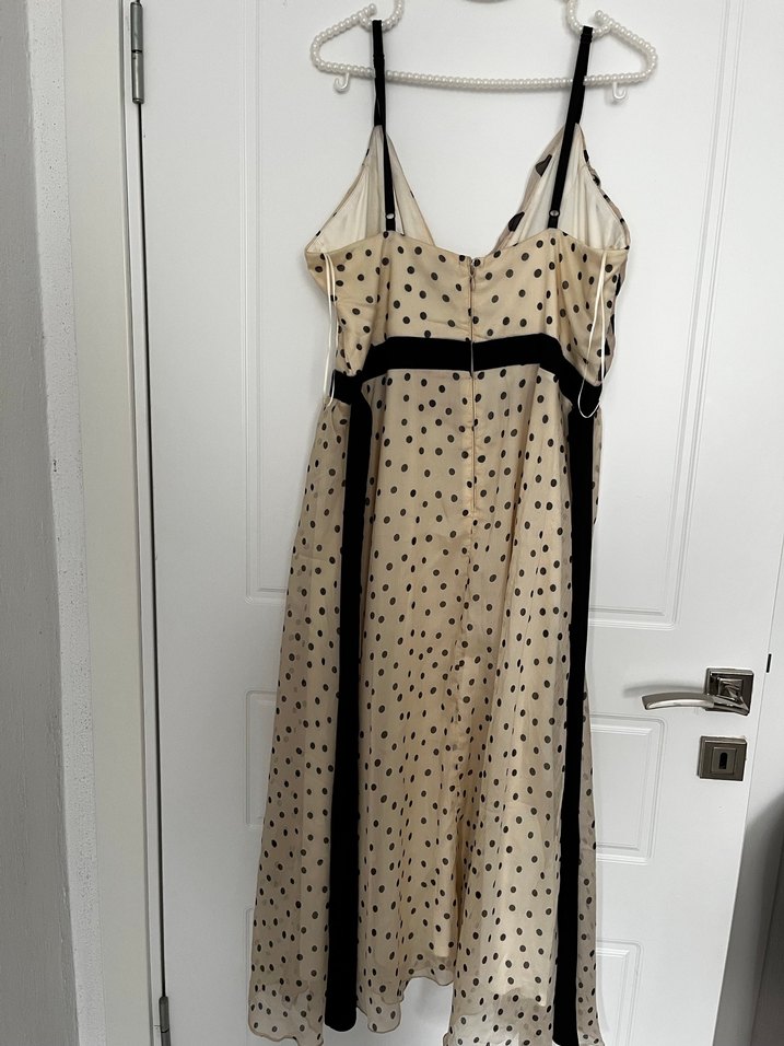 Bej Puantiyeli midi Askılı Elbise - Görsel 5