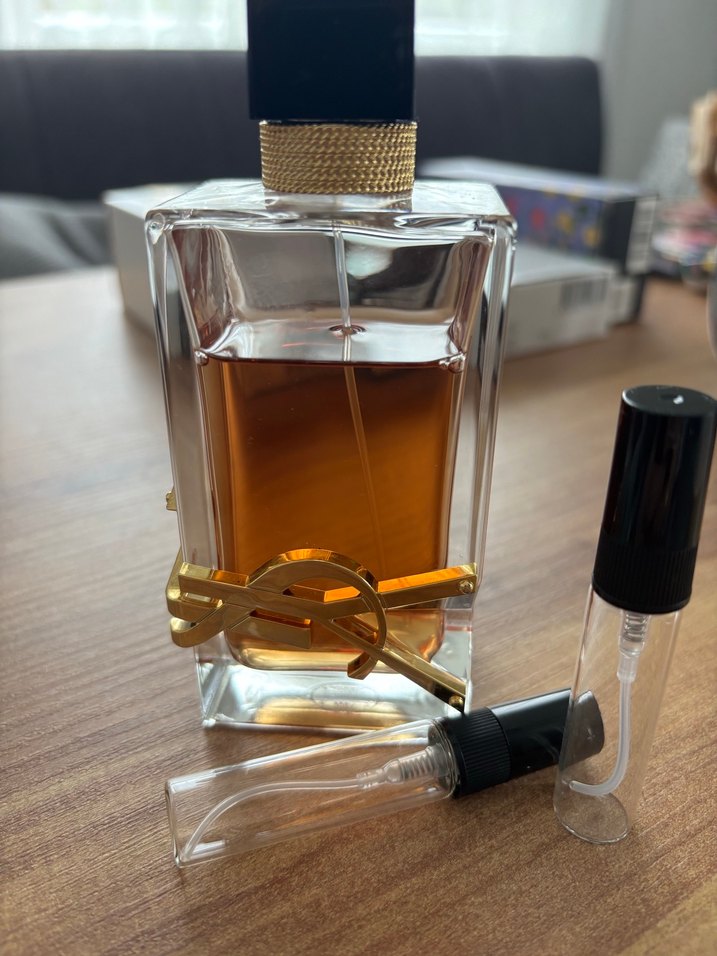 Yves Saint Laurent Libre flowers & flames dekant - Görsel 2