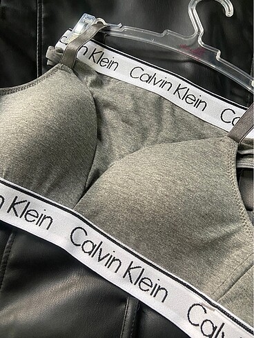 Calvin Klein İç Çamaşırı Takımı