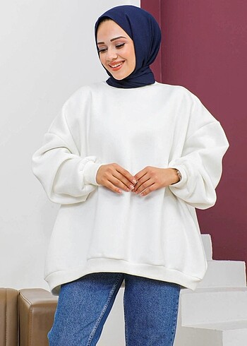 Beyaz Oversize Üç İplik Şardonlu Sweatshirt
