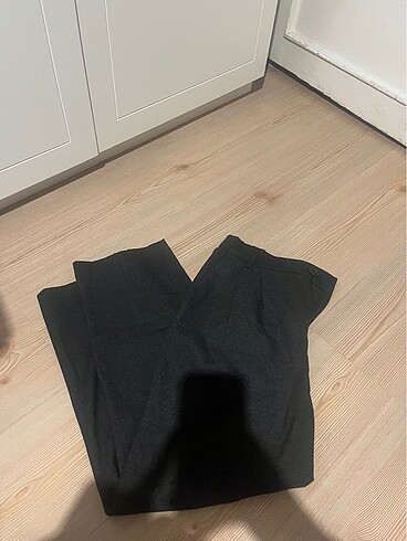 Zara kumaş pantolon etiketli