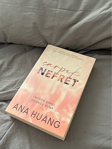 Çarpık Nefret Ana Huang Yabancı