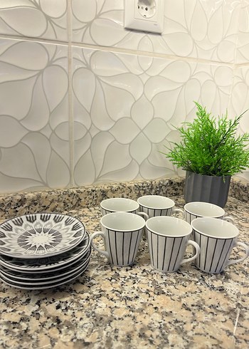 English Home Fincan ve Tabak Seti