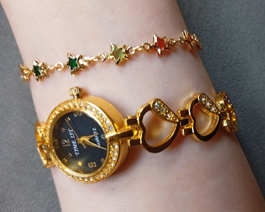 Renkli Zincir Detaylı Altın Kadın Saati - Görsel 2