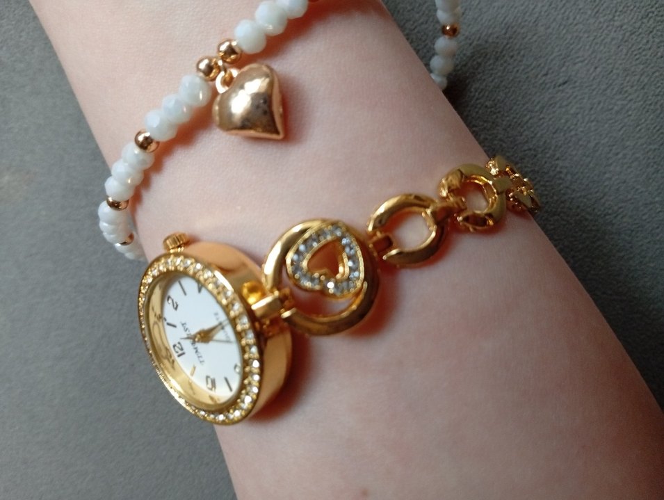 Beyaz Boncuklu Altın Renk Kadın Saat - Görsel 2