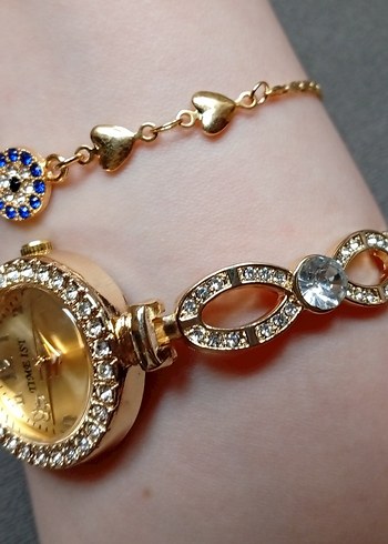 Zincir Detaylı Altın Renk Kadın Saat - Görsel 2