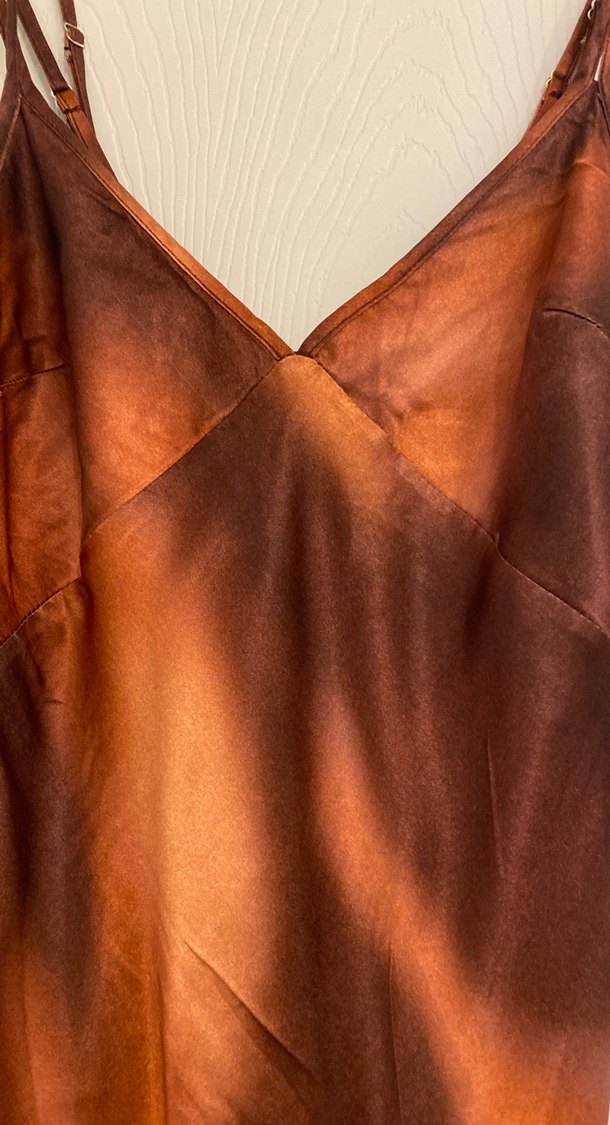 Saten askılı elbise - Görsel 2