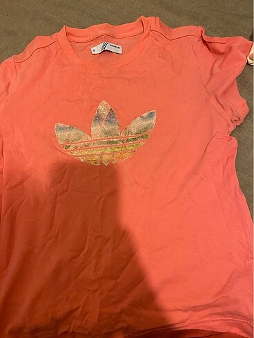 Adidas pembe t-shirt kadın m beden