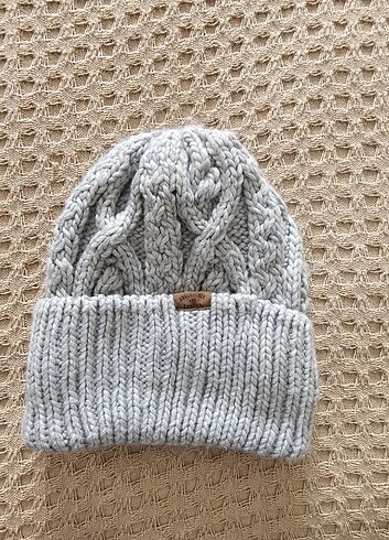 H&M gri bere - Görsel 3