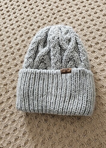 H&M gri bere - Görsel 4