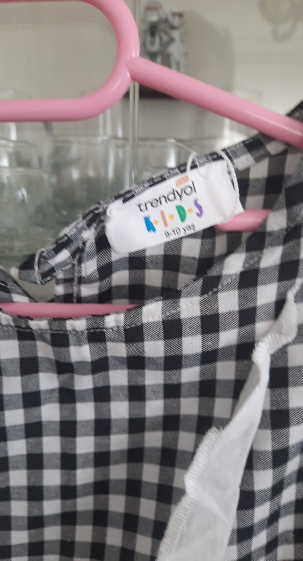 Kareli  yuvarlak yaka arkadan düğmeli kiz buluz - Görsel 2