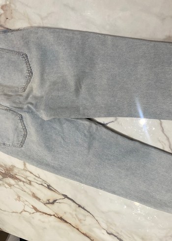 Yırtık Detaylı Gri Midi Boy Denim Jean - Görsel 4