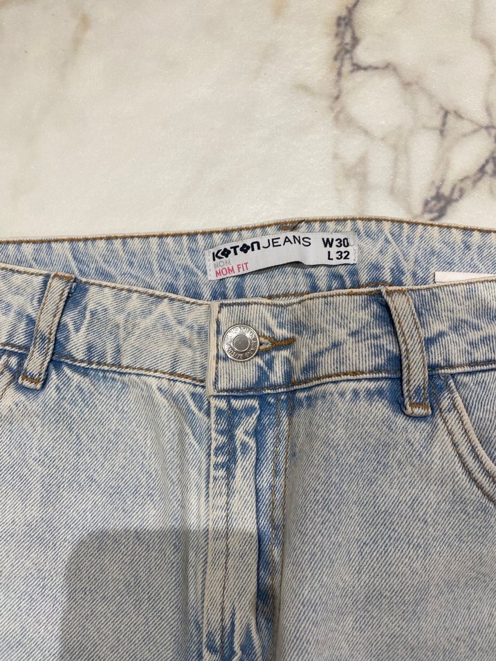 Yırtık Detaylı Gri Midi Boy Denim Jean - Görsel 3