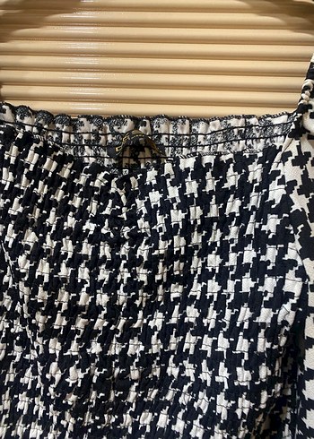 Kadın Siyah Beyaz Kazayağı Desenli Bluz - Görsel 2