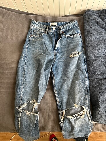 Zara Yırtıklı Straight Jean