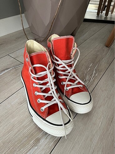 38 Beden kırmızı Renk Converse