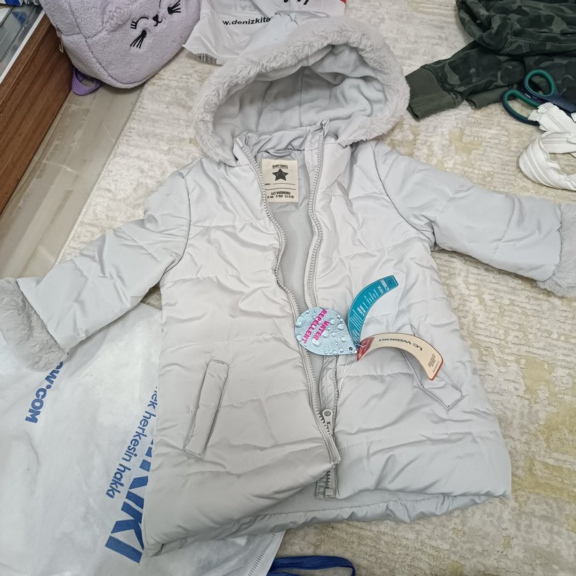 Kürklü Kapüşonlu Gri Kısa cocuk Mont - Görsel 3