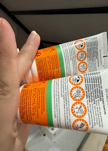 La Roche-Posay Anthelios UVMUNE 400 SPF 50+ Güneş Kremi - Görsel 2