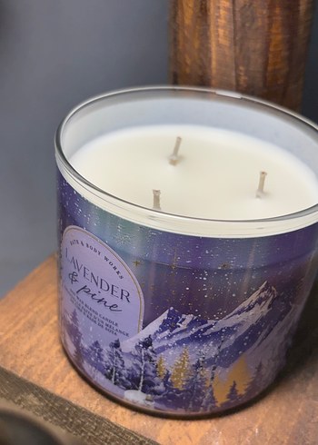 Parlak Mor Lavanta ve Sedir Kokulu Mum - Görsel 6