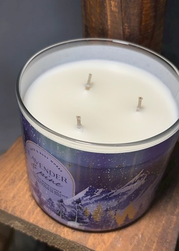 Parlak Mor Lavanta ve Sedir Kokulu Mum - Görsel 5
