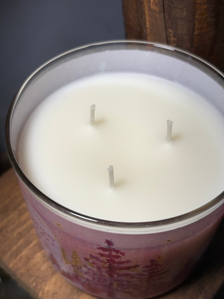 Çilek Kokulu Mum - Bath & Body Works - Görsel 5