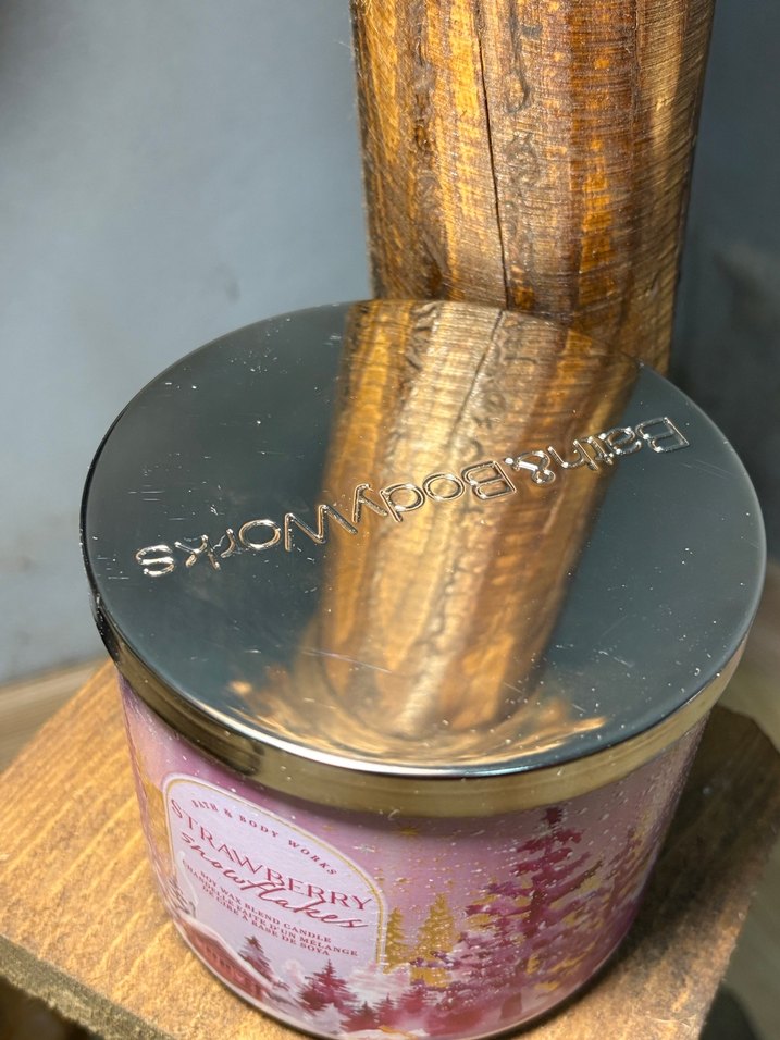 Çilek Kokulu Mum - Bath & Body Works - Görsel 3