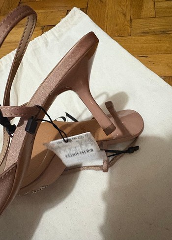 Bej Payet İşlemeli İnce Topuklu Kadın Ayakkabı - Görsel 5