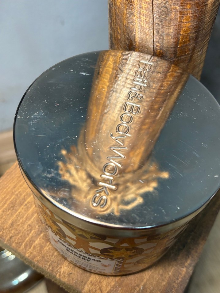 Altın Kapaklı Zencefilli Kurabiye Kokulu Mum - Görsel 3