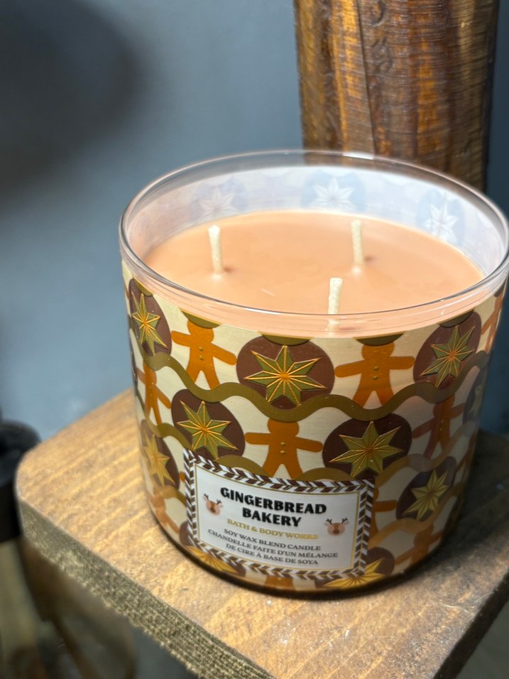 Altın Kapaklı Zencefilli Kurabiye Kokulu Mum - Görsel 4