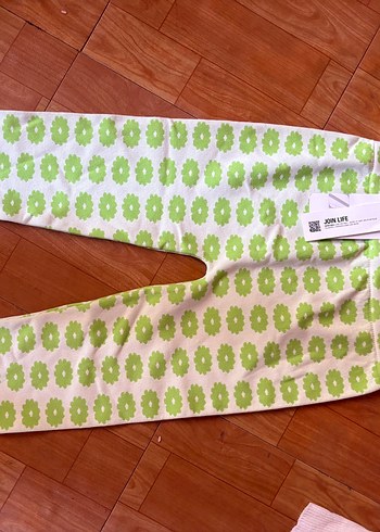 Zara Yarım Çiçekli Yeşil Tayt - Görsel 4