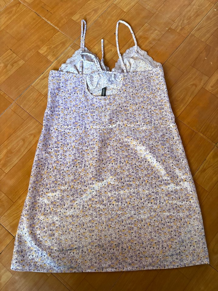 h&m saten çiçekli kısa elbise - Görsel 4