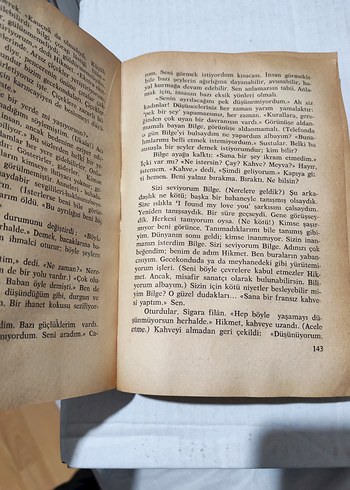 Tehlikeli Oyunlar 
Yazarın İlk Romanı - Anlatı ve Yaşam Öyküsü - Görsel 4