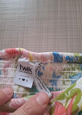 cicek desenli bluz - Görsel 2