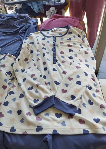 Diğer Renkli Kalp Desenli Uzun Kollu Kadın Pijama Takımı