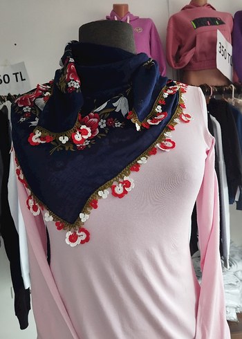 Çiçek İşlemeli Çok Renkli Kadın Fular - Görsel 3