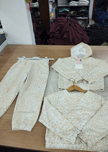 Kız Çocuk Bej Kapüşonlu ve Sweat Takımı - Görsel 2