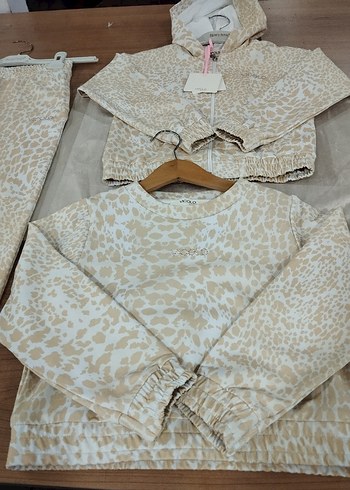 Kız Çocuk Bej Kapüşonlu ve Sweat Takımı - Görsel 6