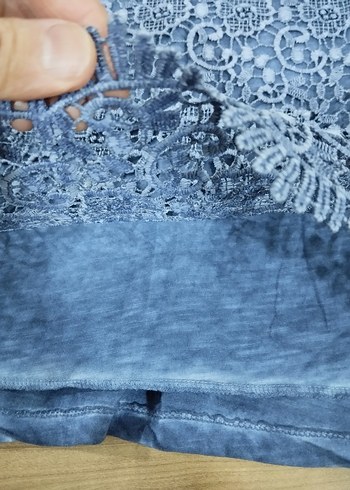 Gri Nakışlı Dantel Detaylı Kolsuz Denim Bluz - Görsel 6