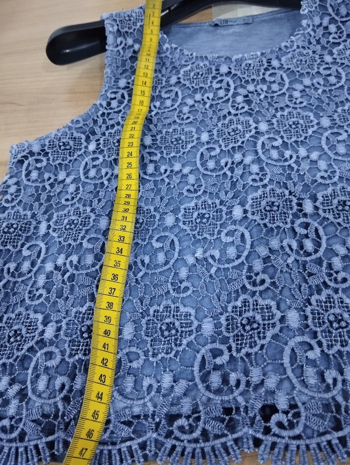 Gri Nakışlı Dantel Detaylı Kolsuz Denim Bluz - Görsel 4