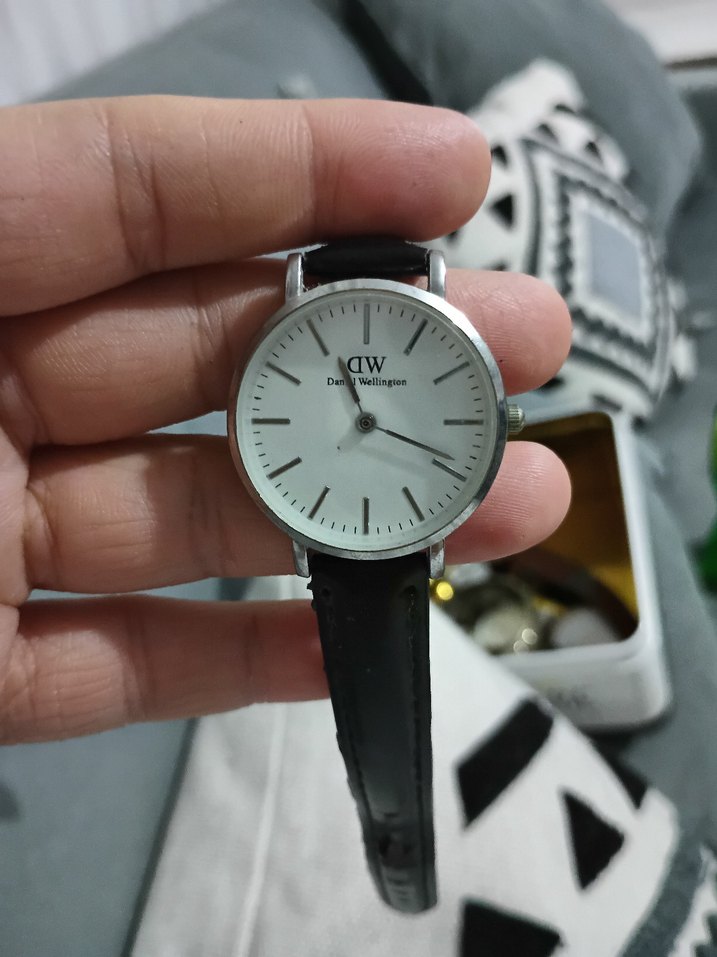 Minimalist Kadın Kol Saati Siyah Kayışlı - Görsel 3