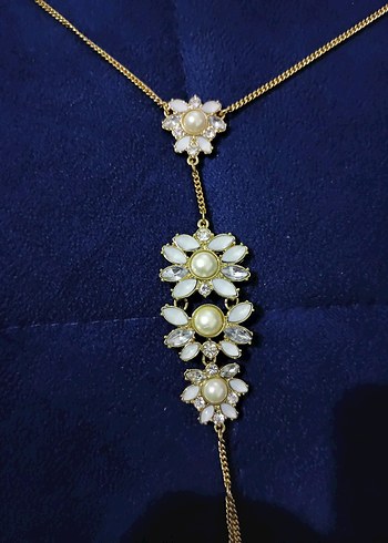 Çiçek Detaylı Altın Rengi Kadın El Zinciri - Görsel 2