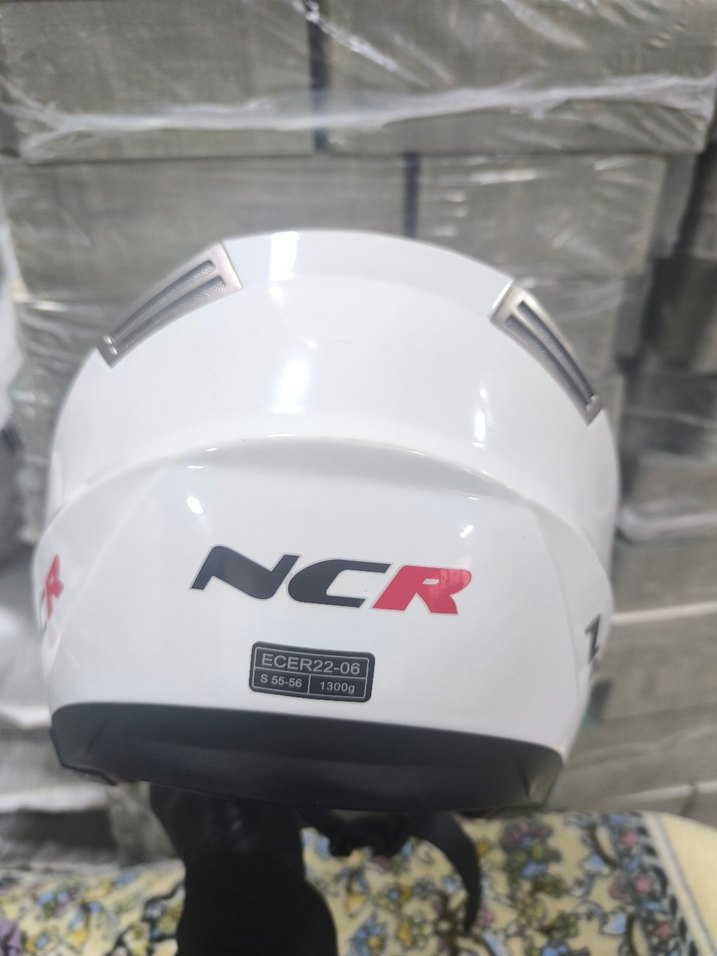 Beyaz Biker Motosiklet Kaskı Velcro Bantlı - Görsel 4