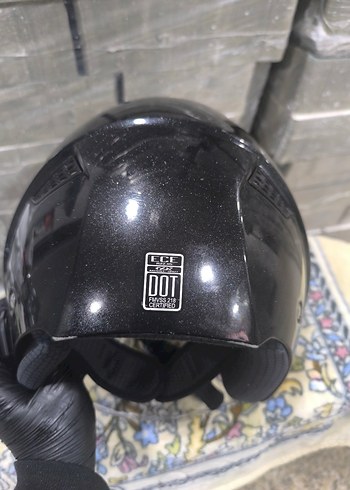 Parlak Siyah Baskılı Motosiklet Kaskı - Görsel 4