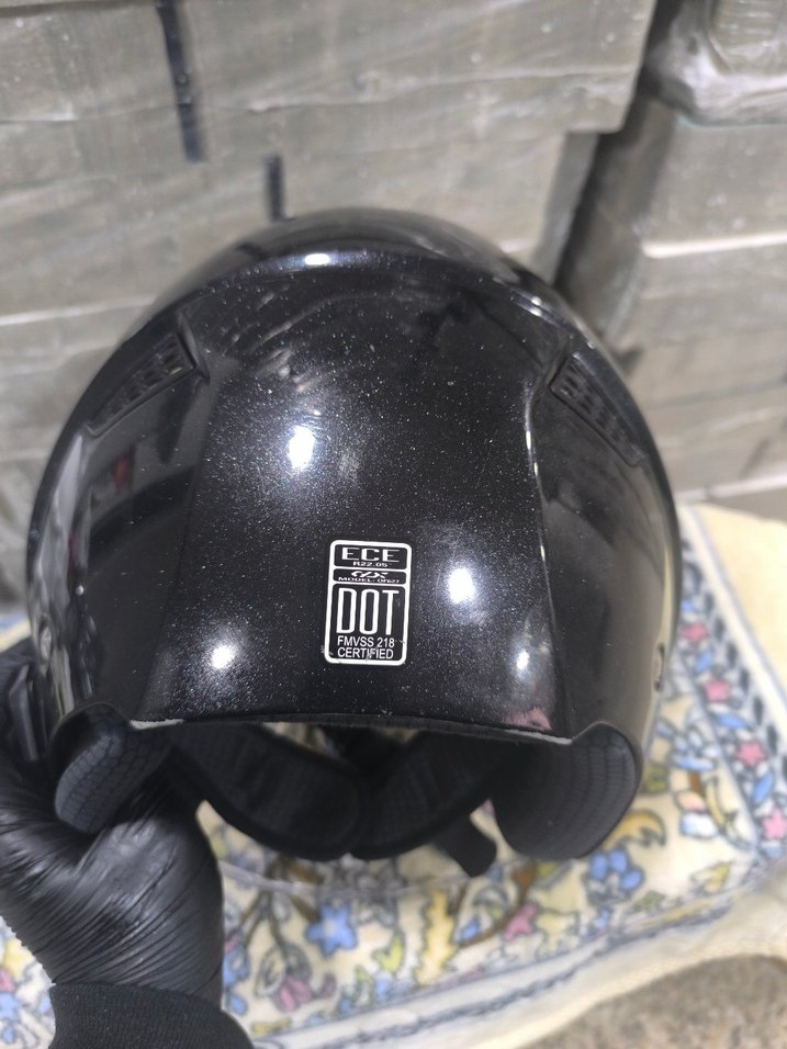 Parlak Siyah Baskılı Motosiklet Kaskı - Görsel 4